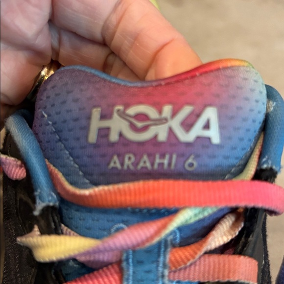 Hoka one one Arahi 6 women’s size 7B black with rainbow details - Picture 5 of 11